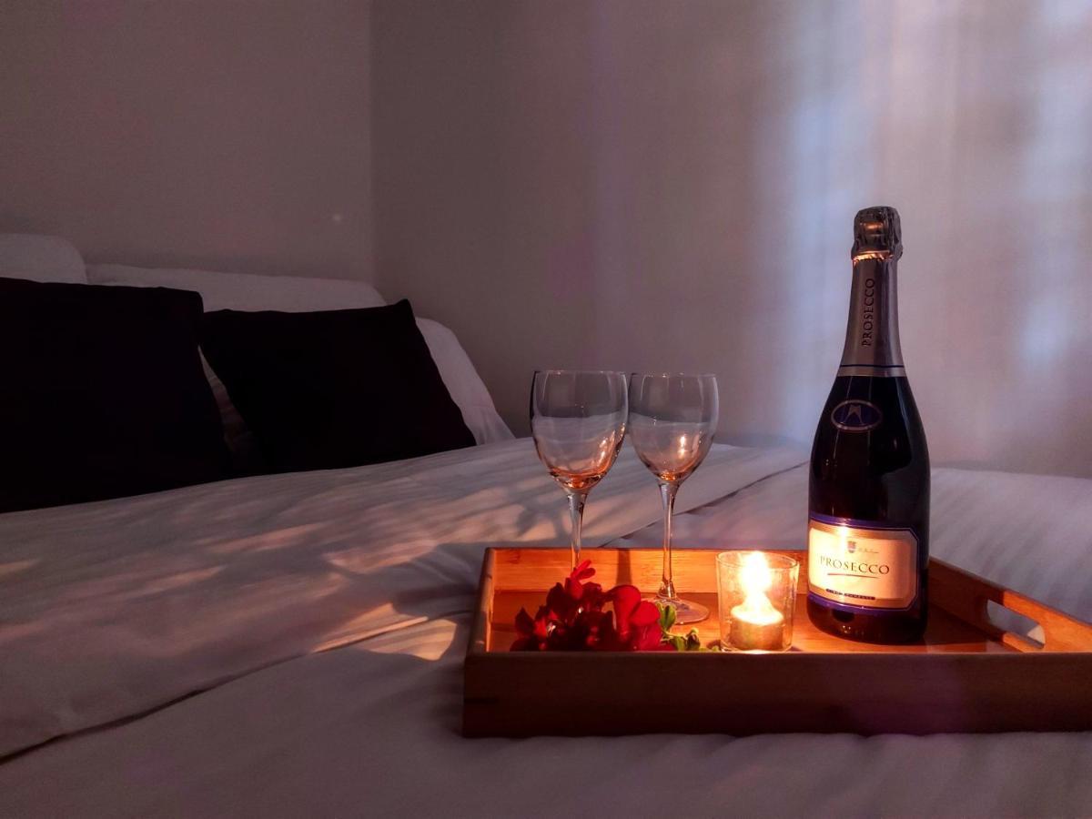 Fenix Apartment & Rooms Vinci Bagian luar foto